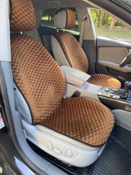 Коричневый